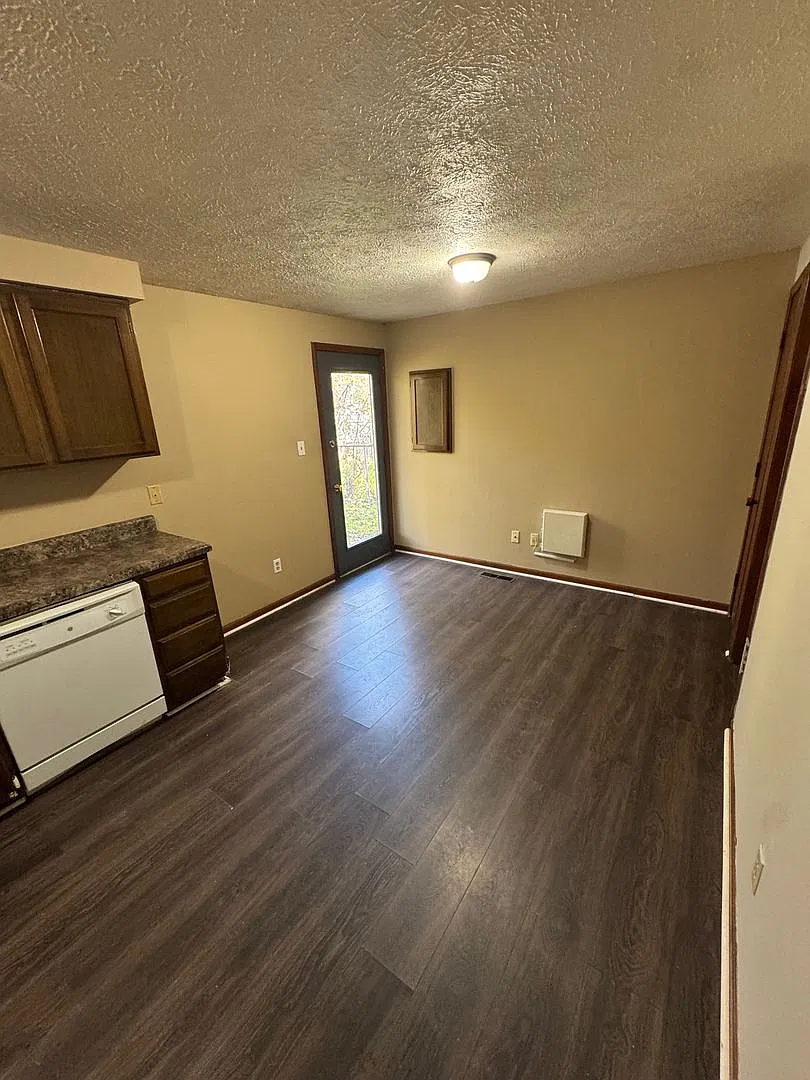 6916 Decatur Rd. — Photo 4