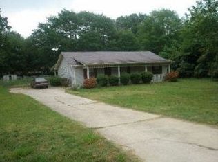 322 Nutcracker Ln, Winder, GA 30680