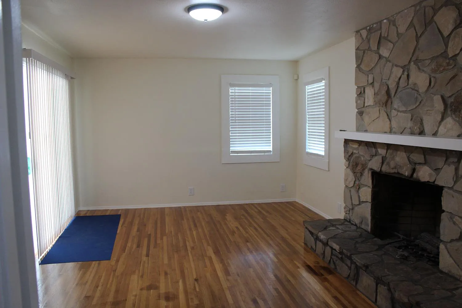 3 bed, 1781 sqft, $2,200 — Photo 4
