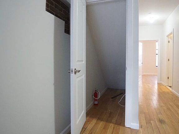 5th image of 322 W 138th St #1A