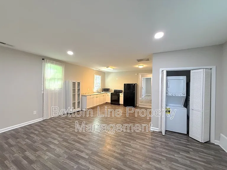 613 1/2 Charlotte Ave #D — Photo 8