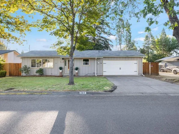 707 SW Westholm Ave, Grants Pass, OR 97526