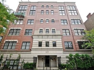 621 W Barry Ave APT 203, Chicago, IL 60657