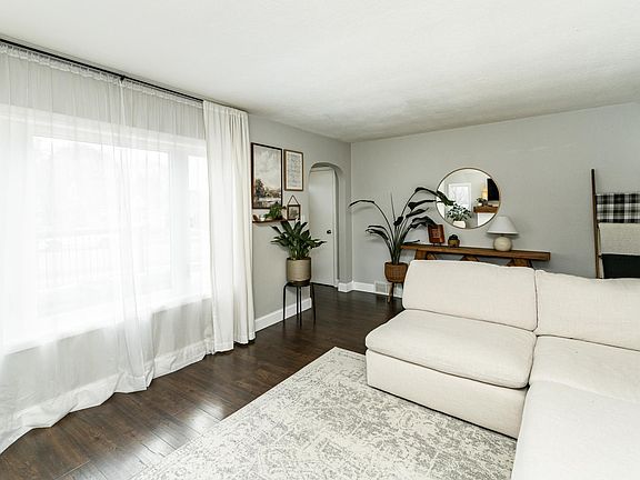 5th image of 1125 6th Ave NW