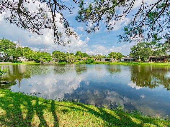 3rd image of 637 Bay Lake Trl