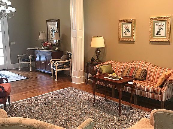 4th image of 213 Westbury Ct