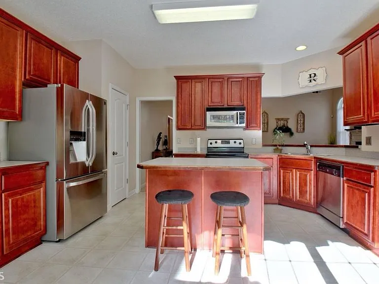 320 Millbrook Village Dr — Photo 7