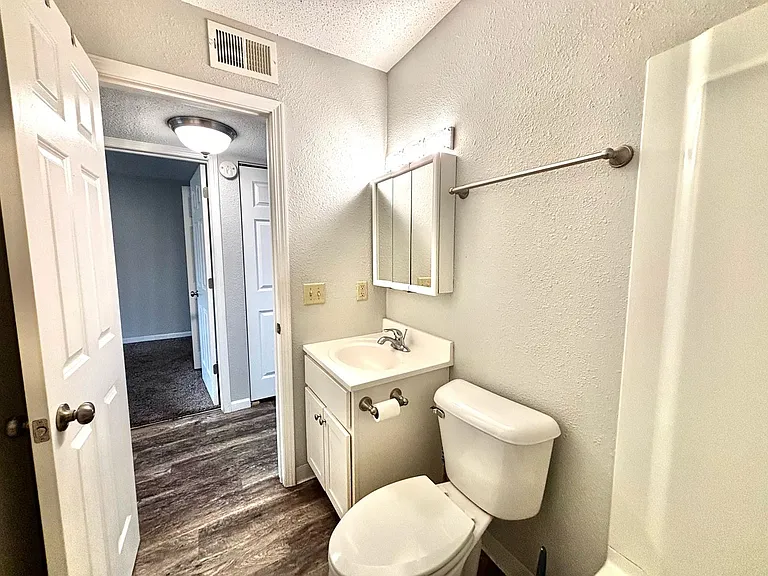 Breckenridge Davenport Apartments — Photo 60
