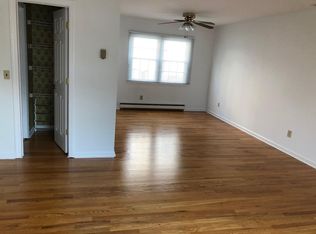 6 Mathews St, Stamford, CT 06902