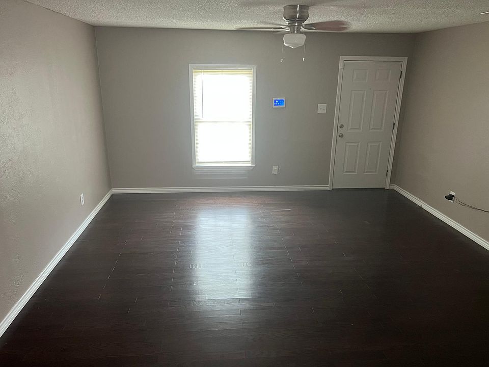 1st image of 300 Mesa Dr