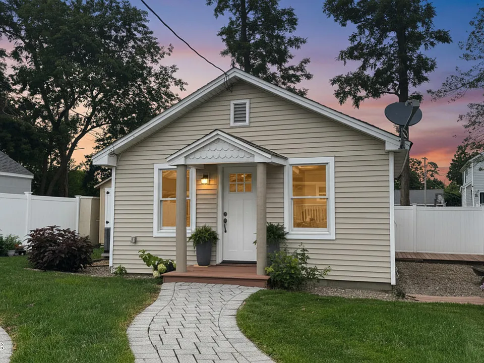 919 Ellison Ave