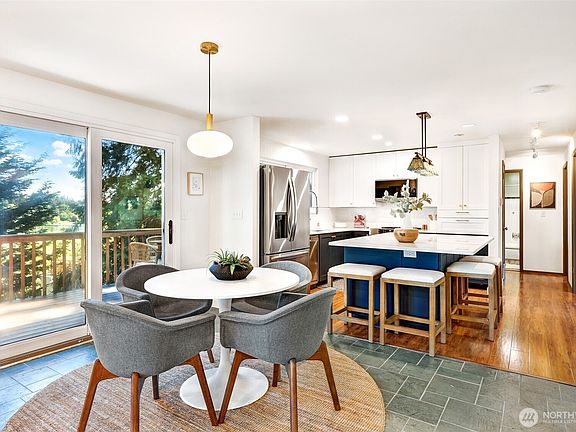 4th image of 23321 75th Avenue W