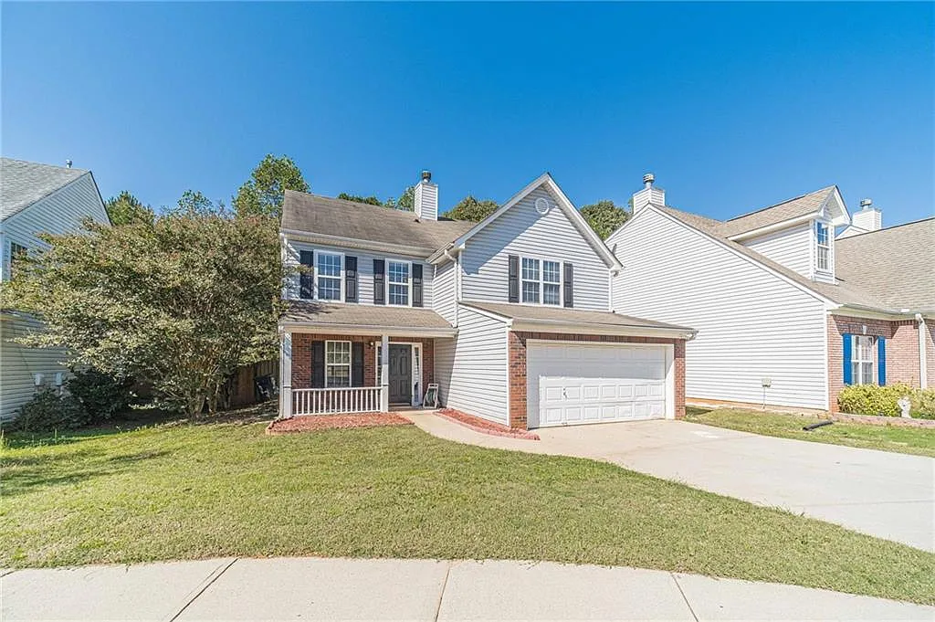3 bed, 2.5 bath, 1856 sqft, $2,450 — Photo 2