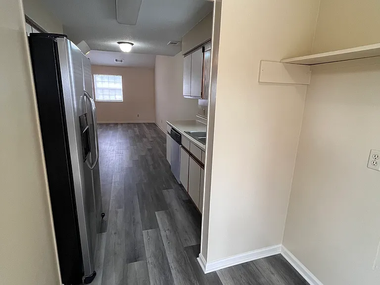 2-bed backdoor/laundry area