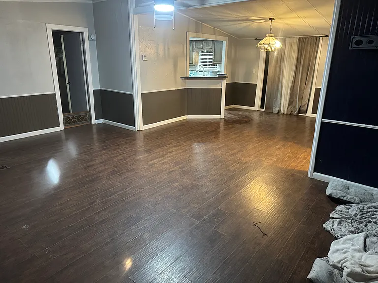613 Private Road 4369 — Photo 2