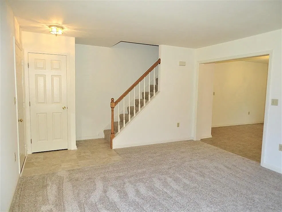 3 bed, 1.5 bath, 1200 sqft, $1,795 — Photo 2