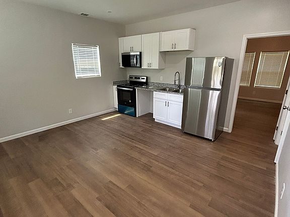 4th image of 1635 2nd St