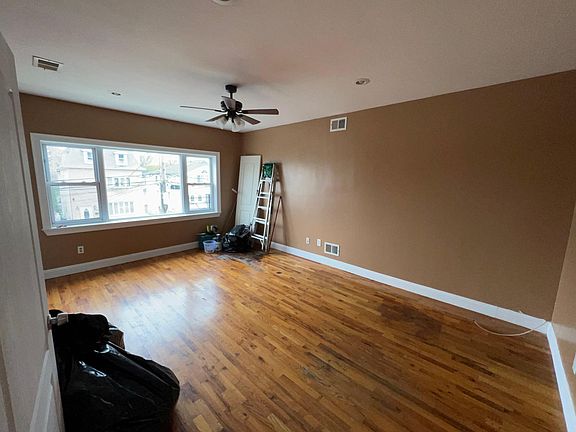 5th image of 512 Delafield Ave Floor 3