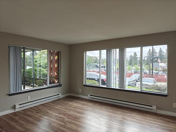 5th image of 11521 26th Ave NE APT 1