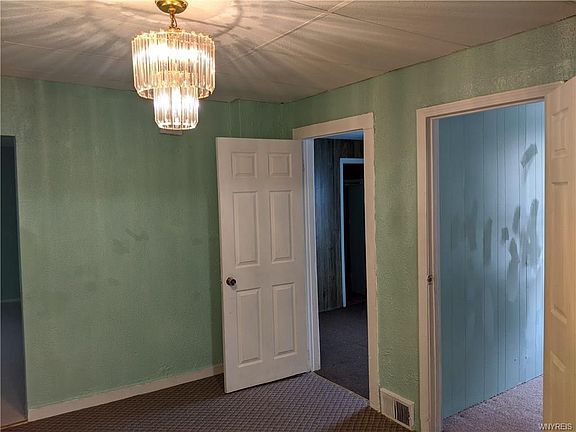4th image of 101 Kehr St