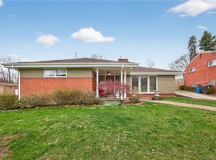 498 Balconade Dr, Pittsburgh, PA