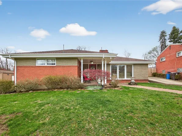 498 Balconade Dr, Pittsburgh, PA 15236