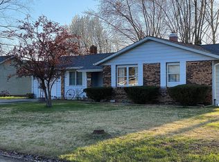 325 Woodland Dr, Salem, IL 62881