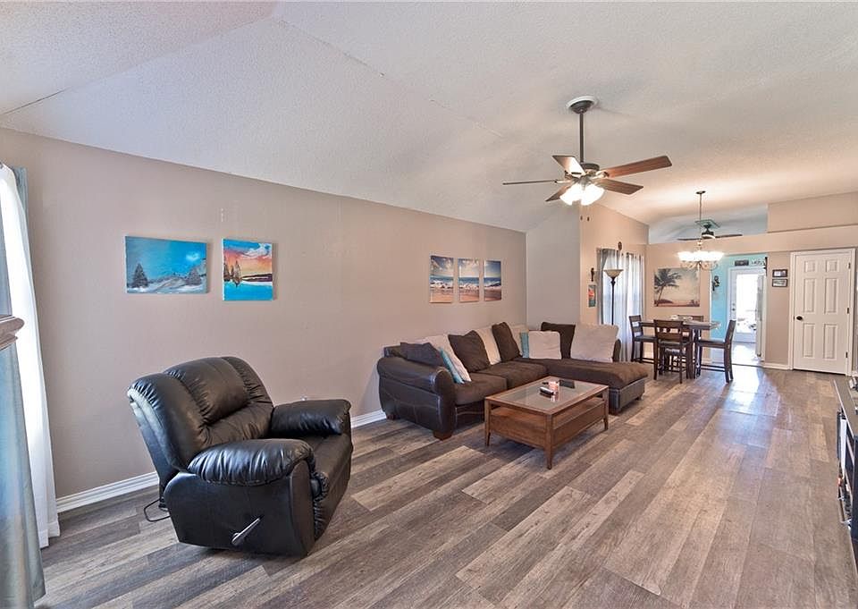 1st image of 525 Blue Haze Dr