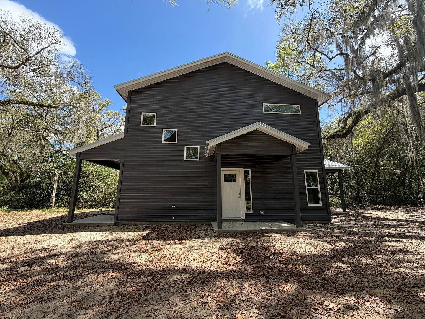 Brand New 4br / 4.5ba Home In Prime Nw Gainesville Location — Photo 3