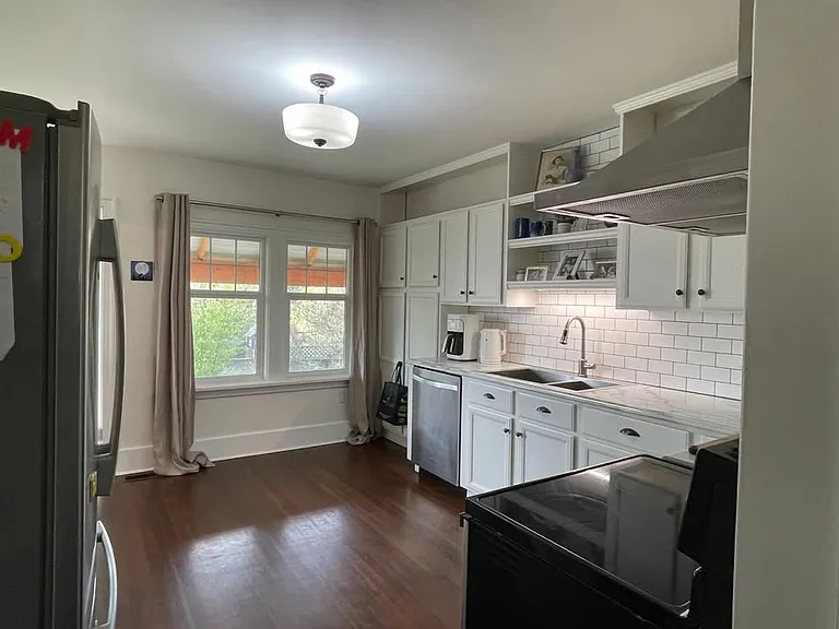354 Moss St — Photo 13