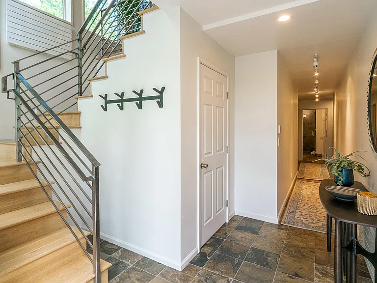 100 Mountain Laurel Ct — Photo 13