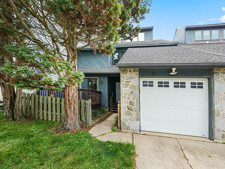 8 Foxtail Ct — Photo 6