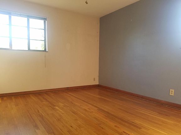 5th image of 1598 Broadview Ave #C