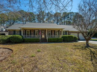 902 Law Ln, Mount Pleasant, SC 29464