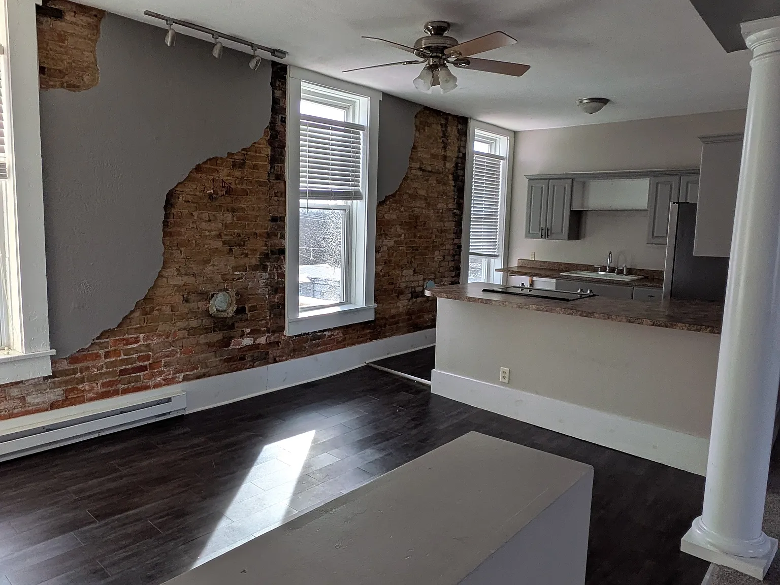 Spacious 2 Bedroom Apartment in Downtown Mechanicsburg — Photo 4