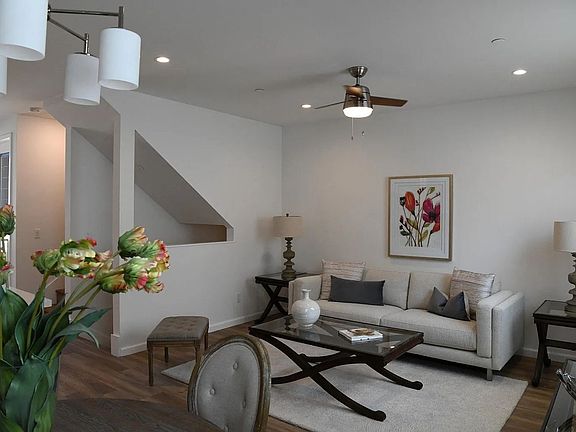 4th image of 417-419 N Market St #419-D