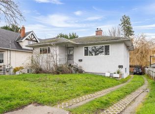 3031 Washington Ave, Victoria, BC V9A 1P7