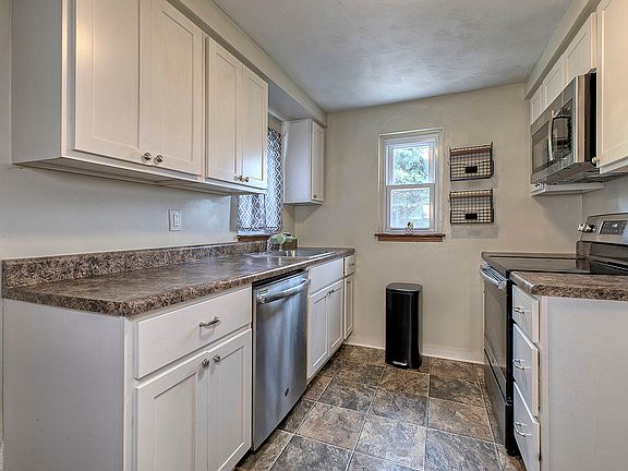 2nd image of 107 Carmella Dr