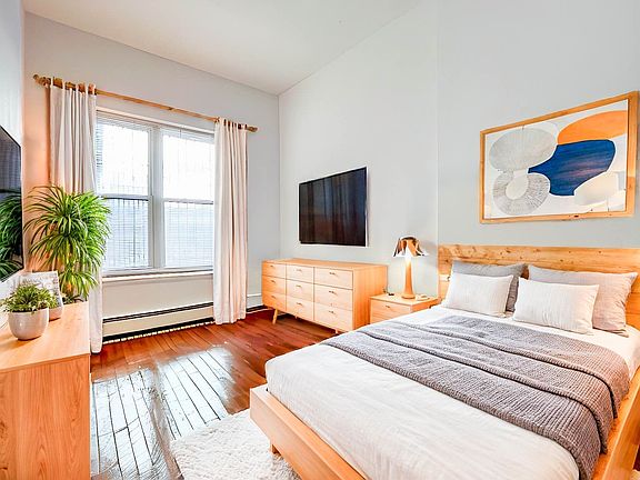 5th image of 344 S 3rd St #1