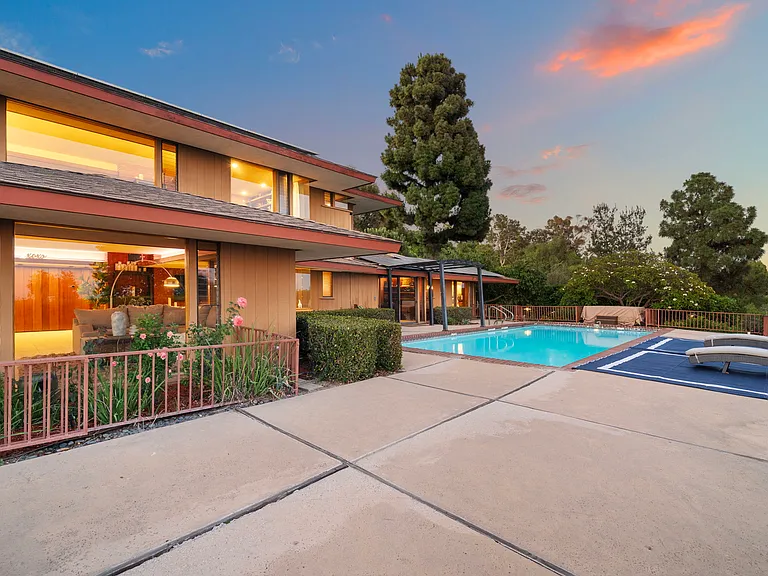 540 Reposado Dr — Photo 46