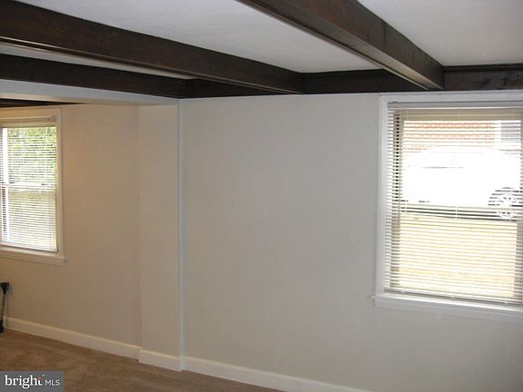 3rd image of 6 Kentucky Ave