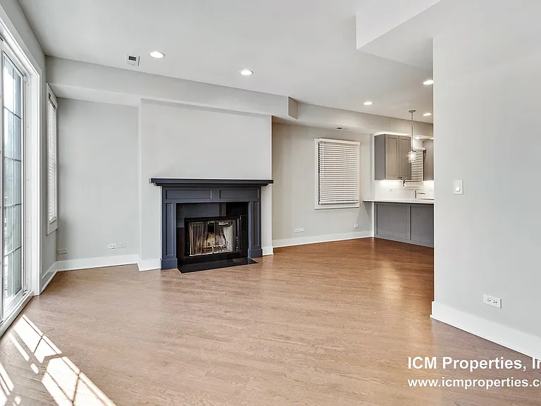 2710 N Wayne Ave #2 — Photo 8