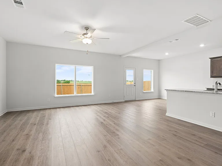 305 Julian Davis Dr — Photo 10