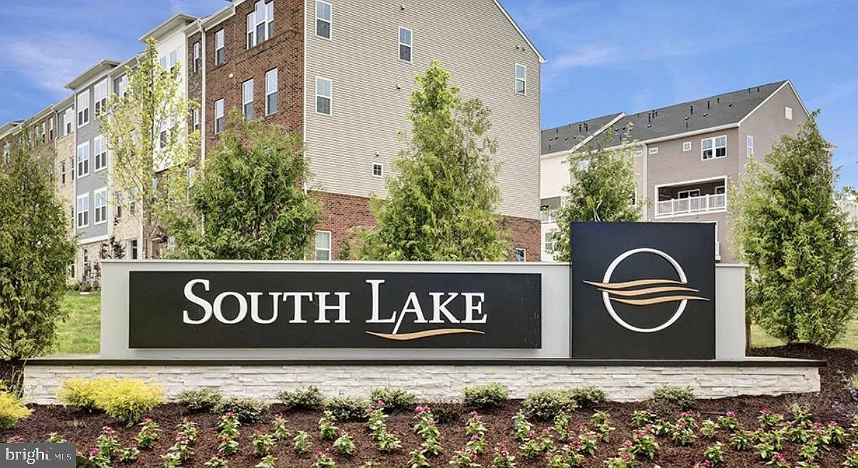 4 bed, 3.5 bath, 2496 sqft, $4,750 — Photo 1