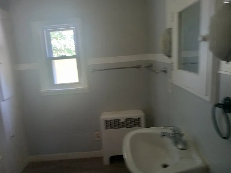 12710 N Saginaw Main House — Photo 23
