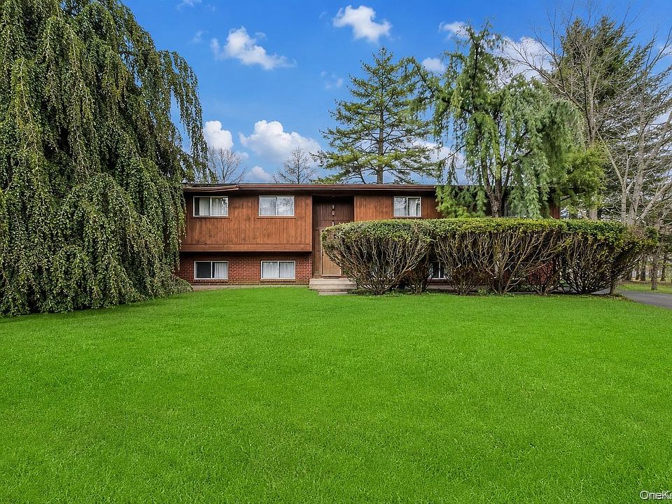 1st image of 12 Woodwind Lane