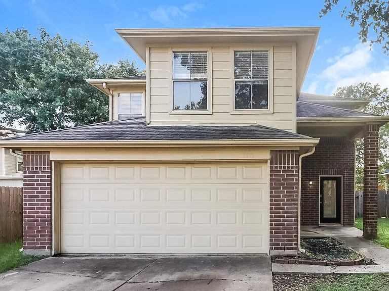 3315 Maymist Dr — Photo 1