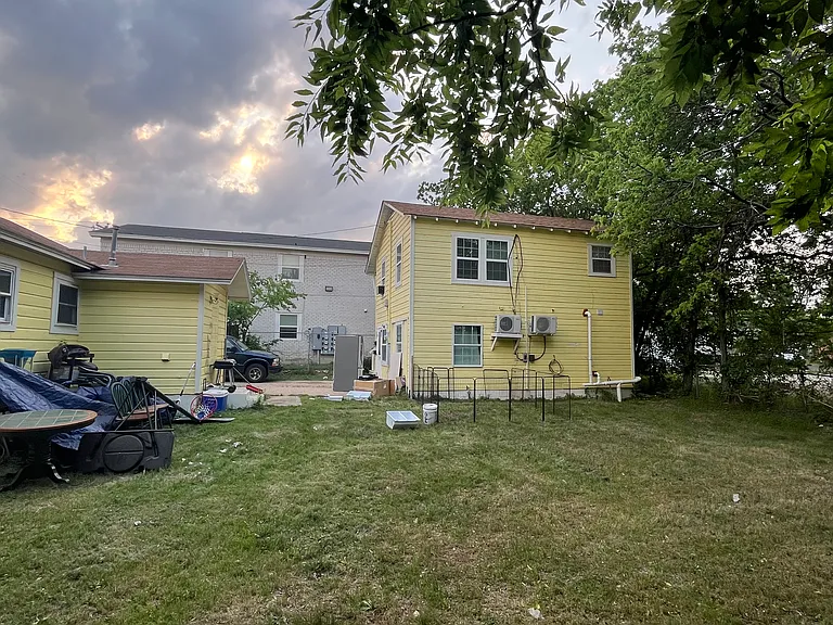 107 E Dean Ave #105-B — Photo 1
