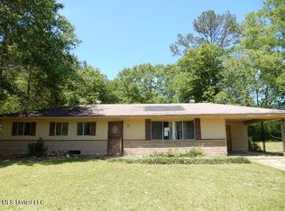 921 Linden Dr, Kosciusko, MS 39090
