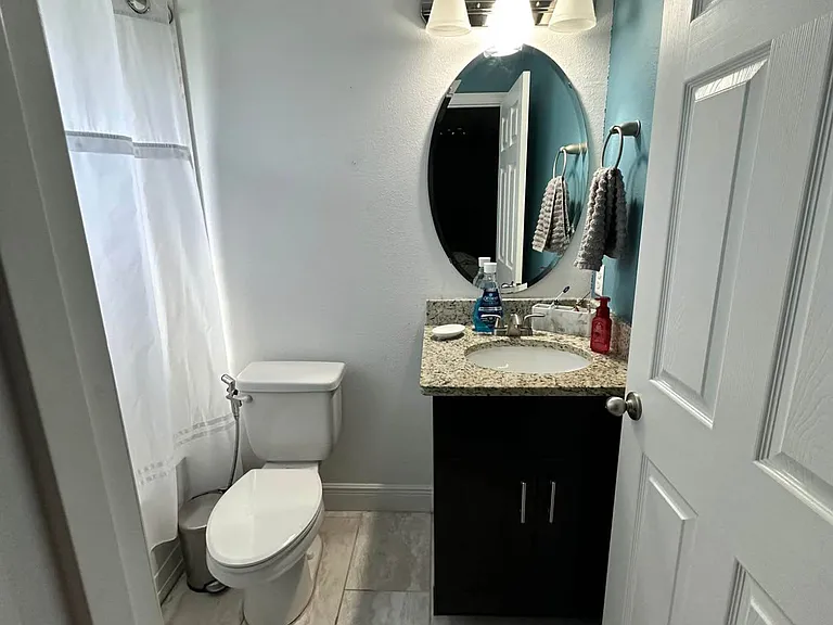 2020 Maple Ln — Photo 6